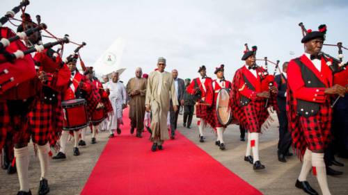 Buhari arriving with elaborate welcome-party