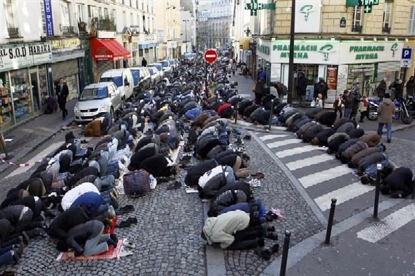 paris street prayers