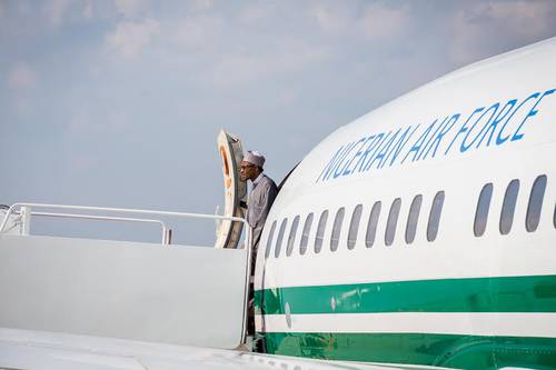 Buhari exiting plane