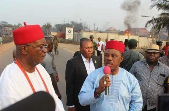 Gov Obiano Of Anambra State Storms Nnewi Fire Disaster Scene e1451256471872