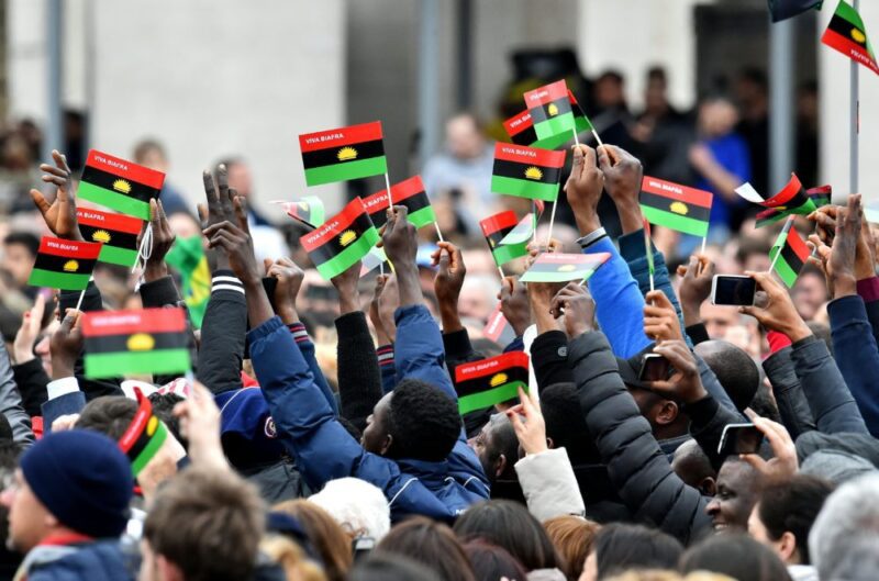 pro biafra activists wave flags st peters square. e1468259330144