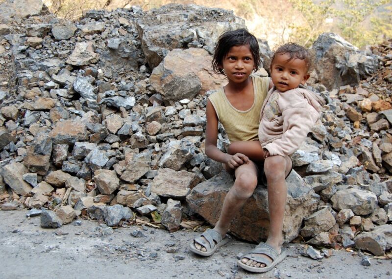 Kids in Rishikesh India 1024x731