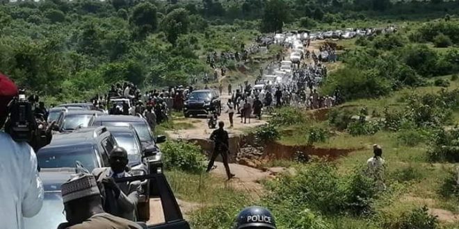 Governor Masari and his entourage visiting bandits camp