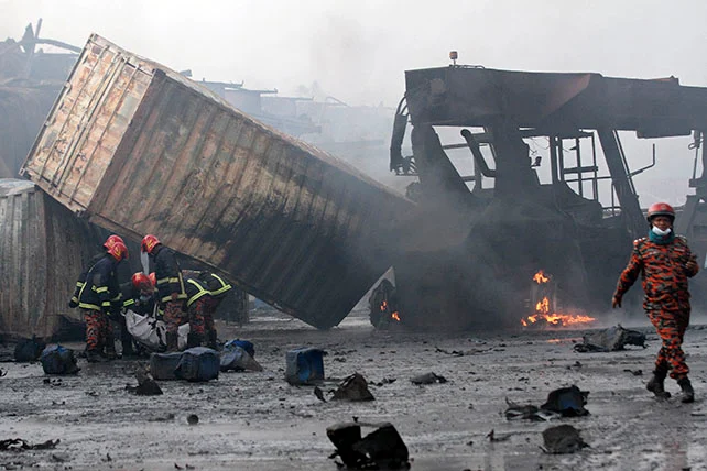 Bangladesh-port-fire