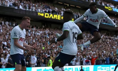 Tottenham-players-celebrate