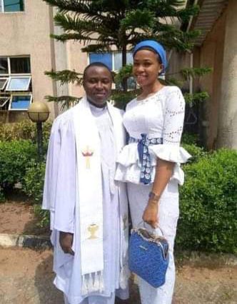 Anglican priest resigns and support polygamy