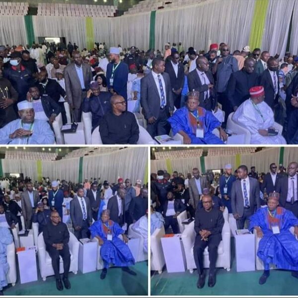 Presidential candidates at the signing of peace accord
