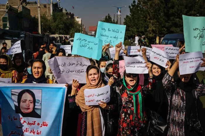 Protesting Afghan women in Kabul