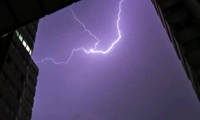 Lightning-Jeff-Wang-Unsplash-768x498-1