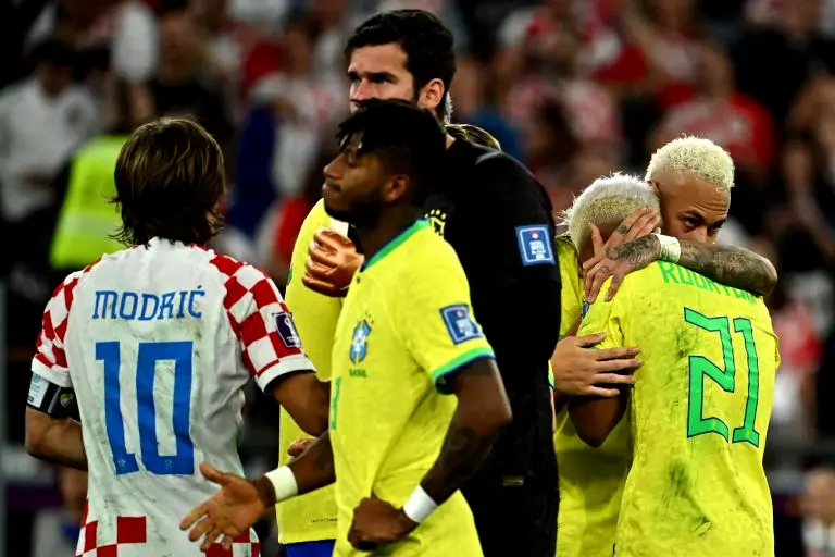 Neymar cries as Brazil loses to Croatia