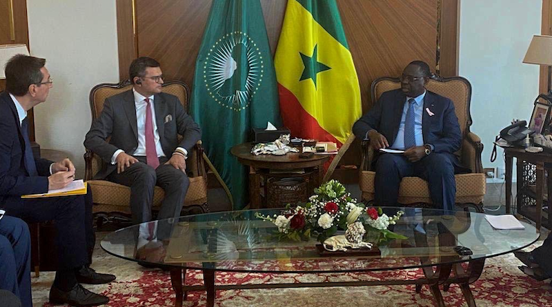 Ukrainian Foreign Minister Dmytro Kuleba with Senegal's President Macky Sall.