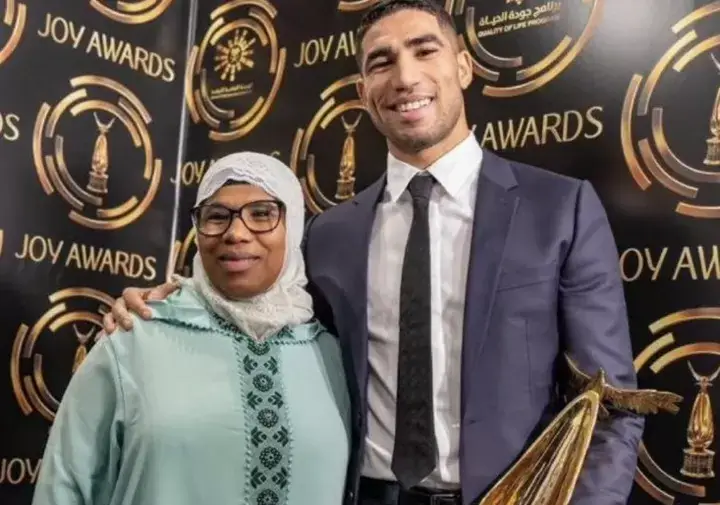 Hakimi-and-mother