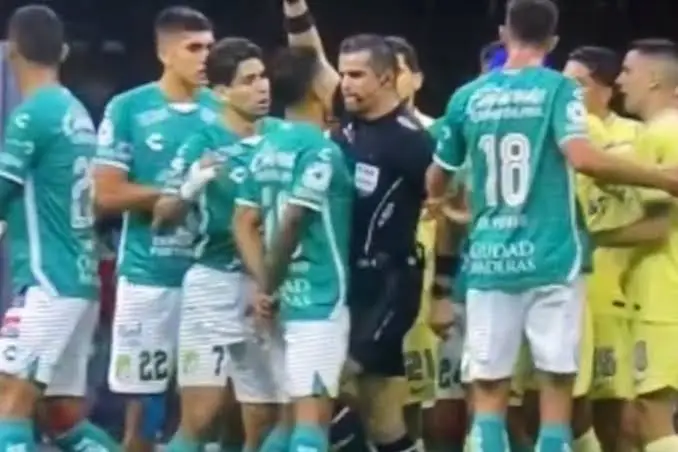 Mexico and mexican referee