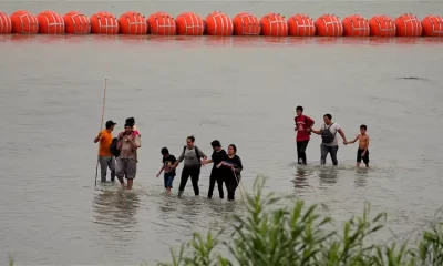 US-Mexico-barriers-mounted-by-Texas