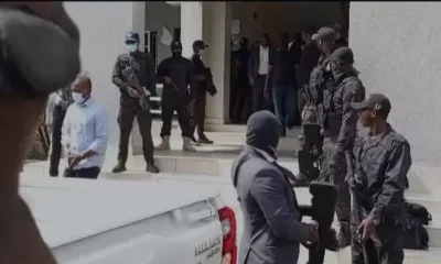 DSS Operatives and Prison wardens fight over Emefiele