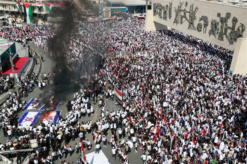 Iraqis protesting Israel