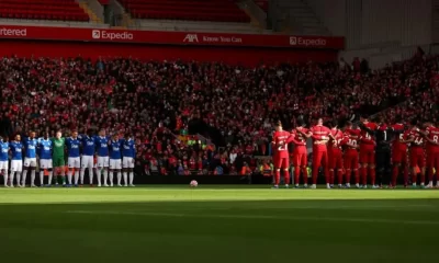 Premier league - Fans, managers, officials pay tribute to victims of Israel-Gaza war