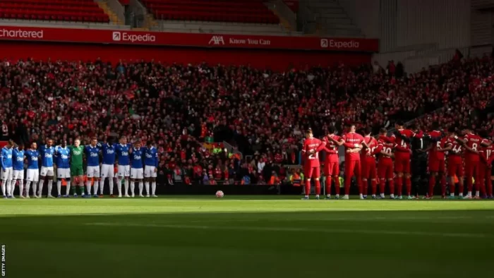 Premier league - Fans, managers, officials pay tribute to victims of Israel-Gaza war