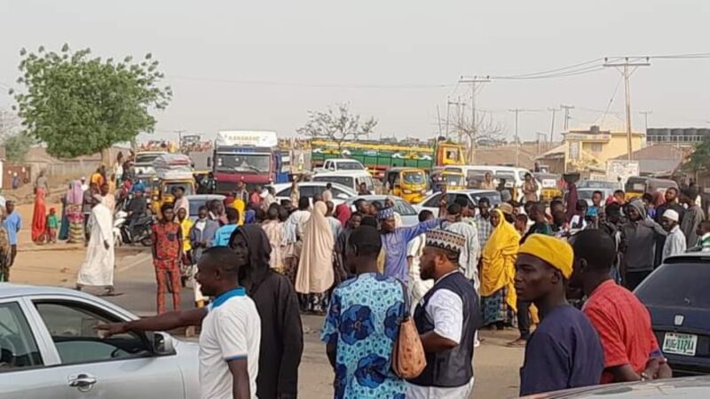 Hungry Nigerians protesting