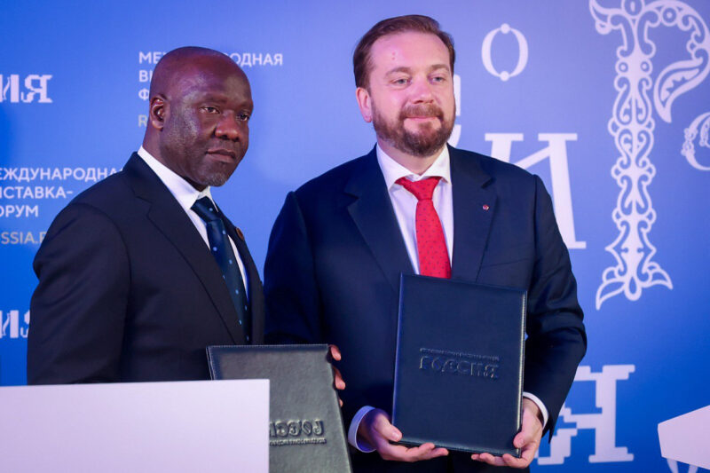 Roscongress CEO Alexander Stuglev and African Tourism Board Executive Chairman Dr. Cuthbert Simphiwe Ncube
