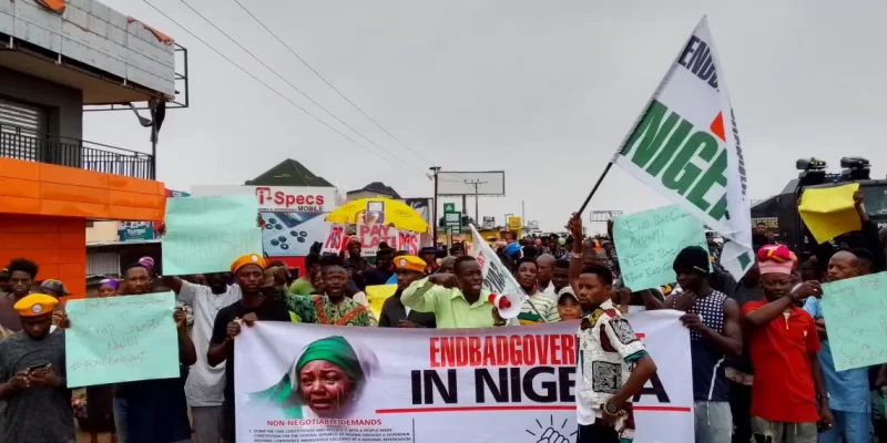 EndBadGovernance-protesters-in-Ibadan-Oyo-State-1-scaled