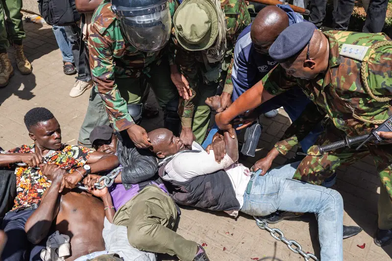 Kenyan police brutalise protesters