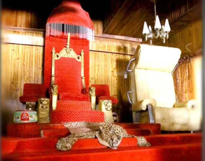Alaafin-stool-Yoruba-traditional-king-chair